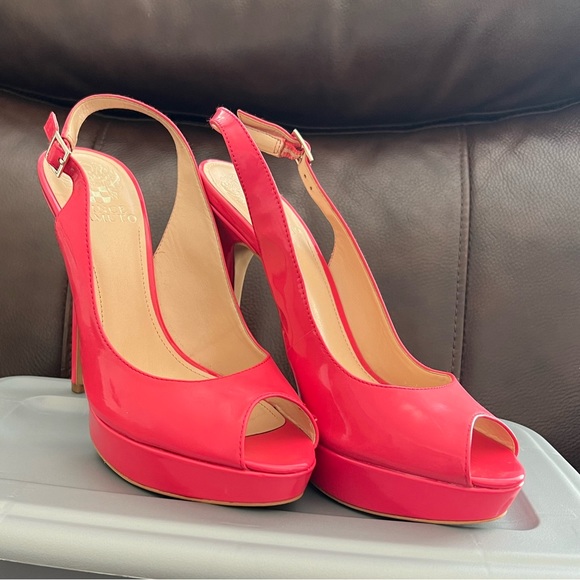 Pink high heels - Picture 2 of 4